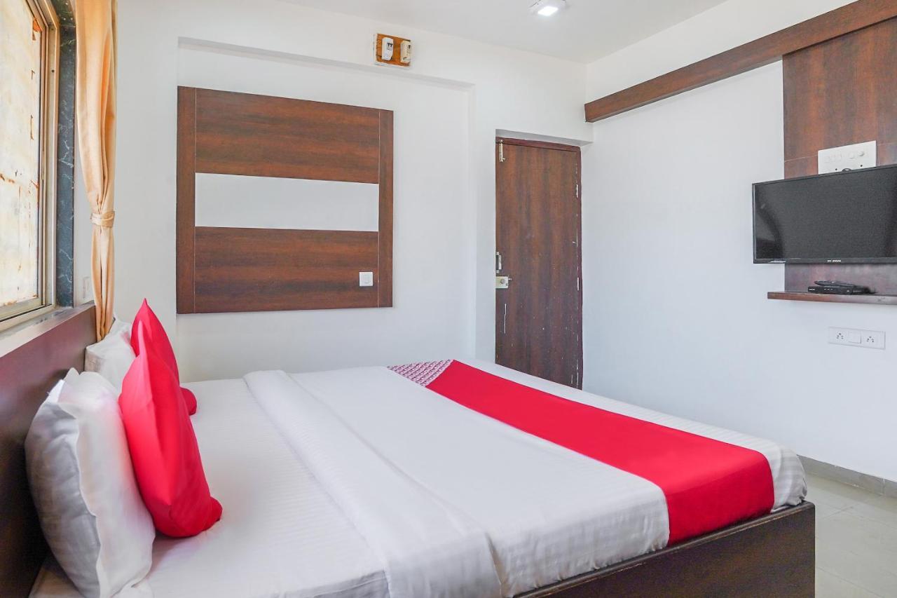 Oyo Flagship 70264 Hotel Vrindavan Mangvadi Dış mekan fotoğraf