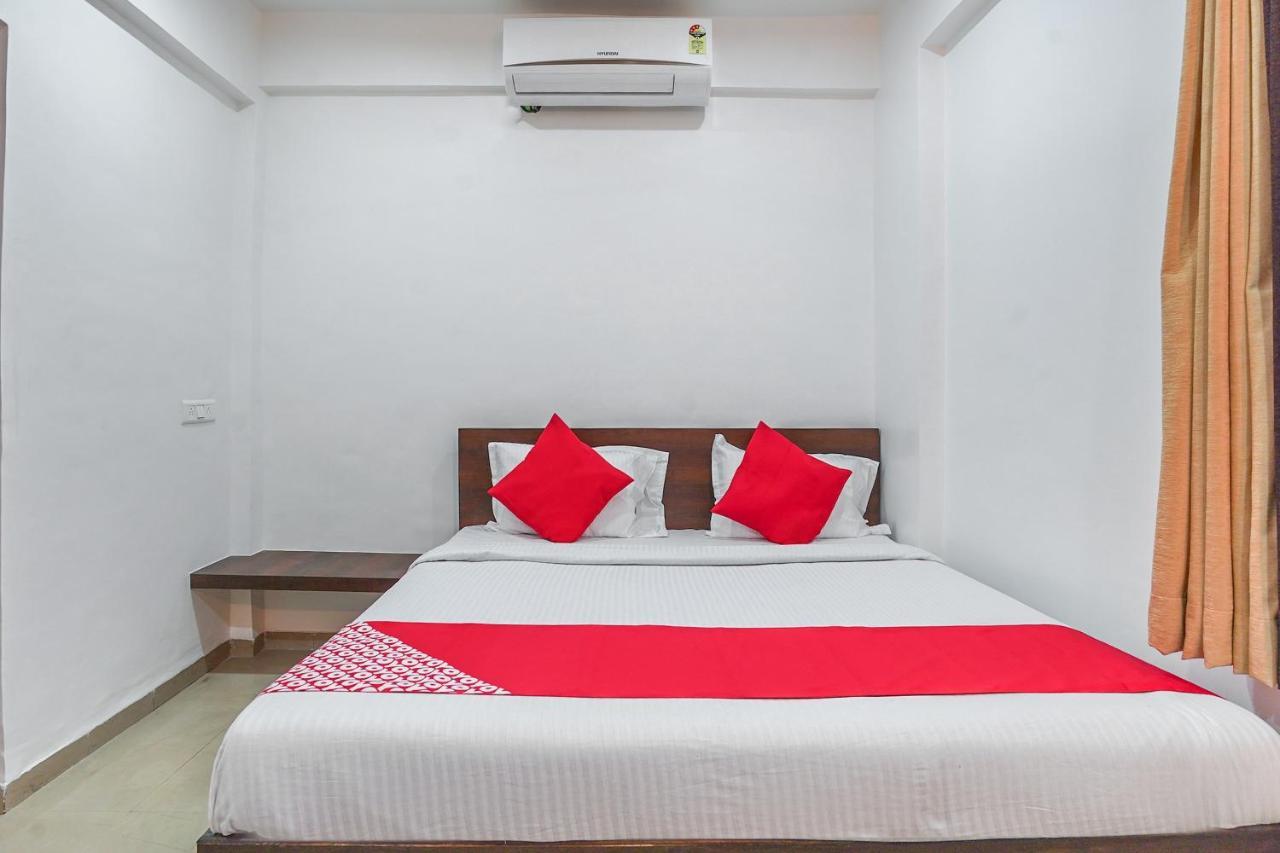 Oyo Flagship 70264 Hotel Vrindavan Mangvadi Dış mekan fotoğraf