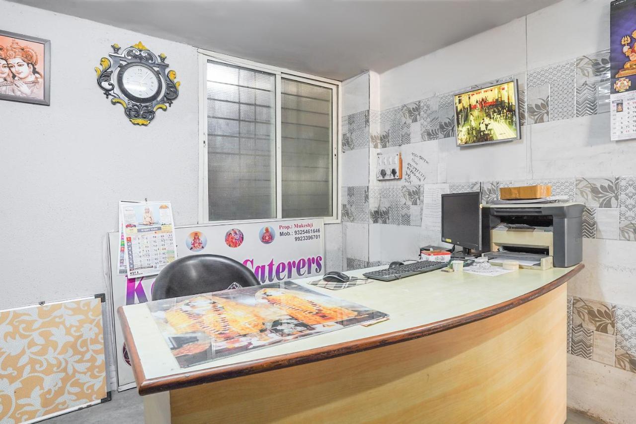 Oyo Flagship 70264 Hotel Vrindavan Mangvadi Dış mekan fotoğraf