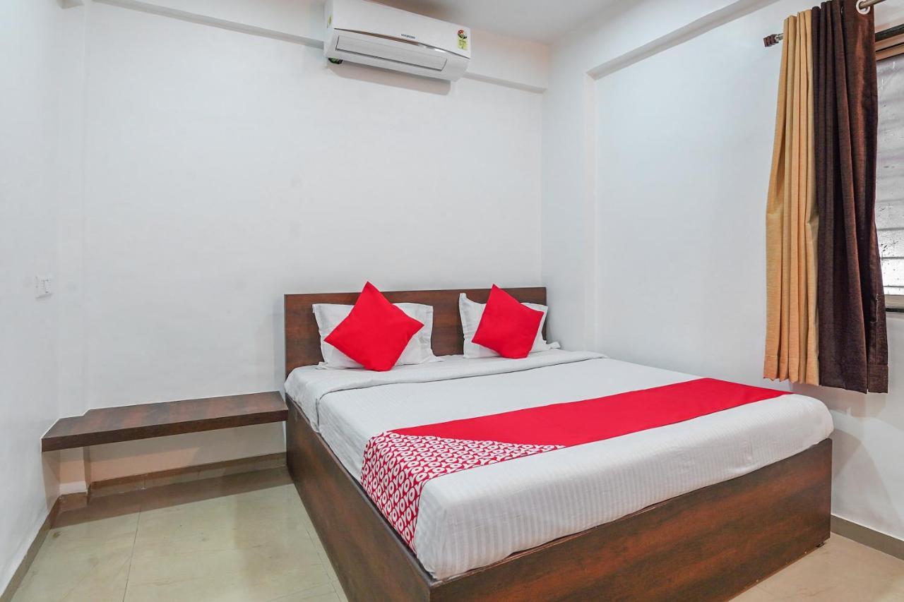 Oyo Flagship 70264 Hotel Vrindavan Mangvadi Dış mekan fotoğraf